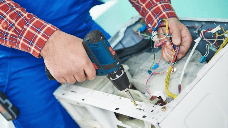 Gördes Grundig Grundig çamaşır makinesi kart tamiri – Su almama arızası orijinal parça ile giderildi. - Teknik servis örneği